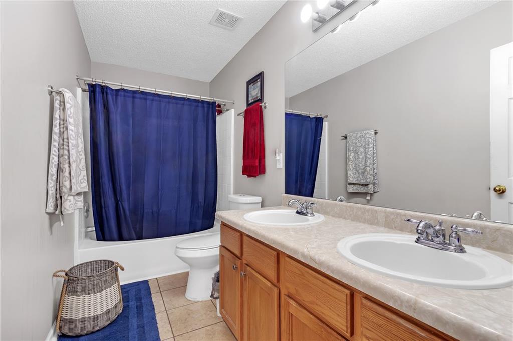 7246 Alicias Way, Morrow, Georgia image 11