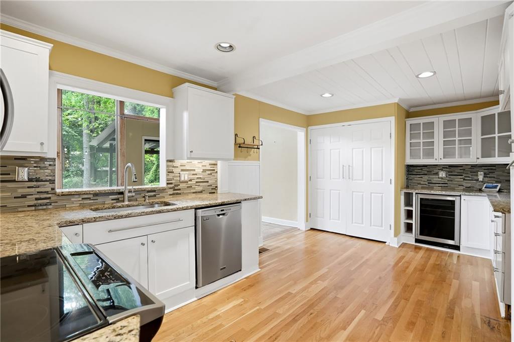 1137 Kingsley Cir NE