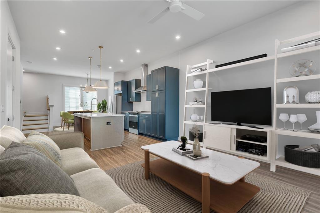 1273 Longreen Terrace NW