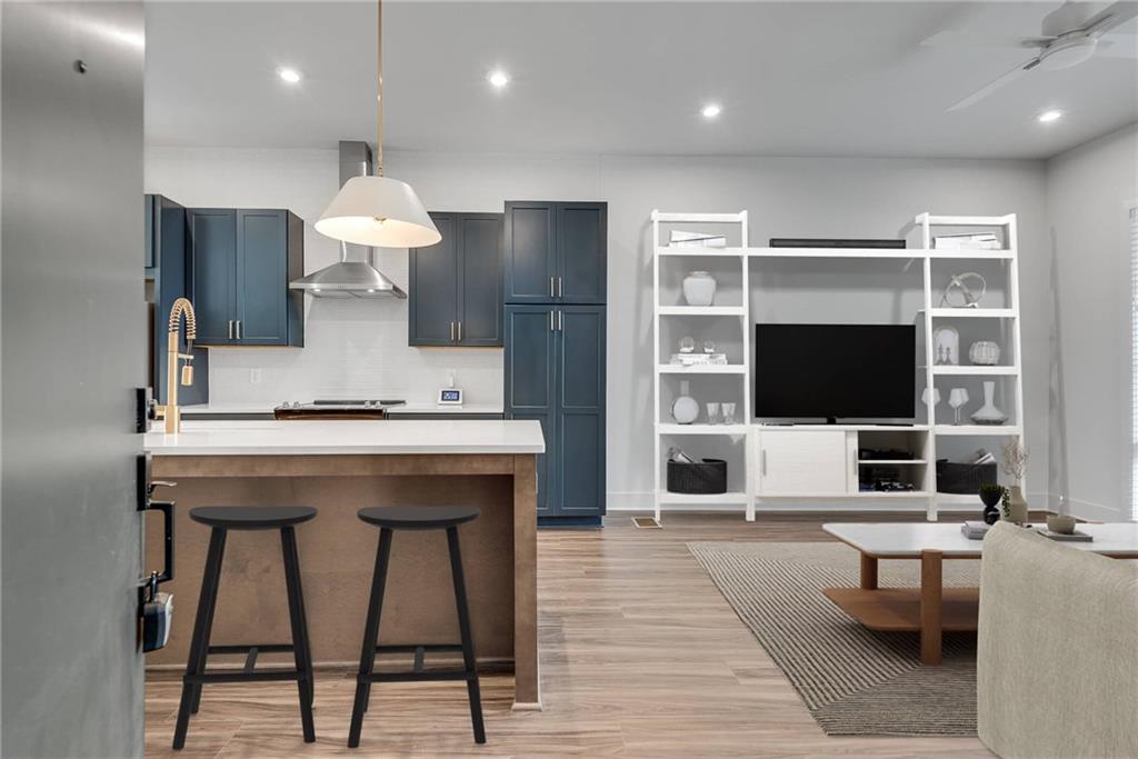 1273 Longreen Terrace NW