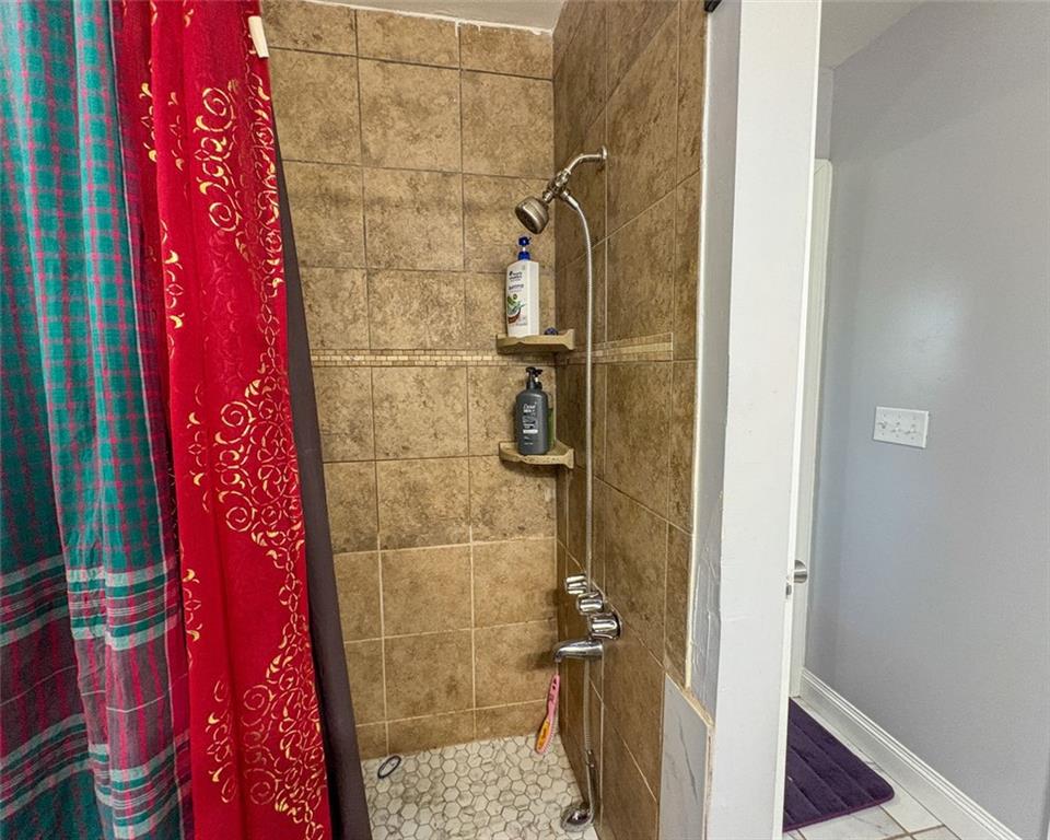 724 Camelot Way, Norcross, Georgia image 44