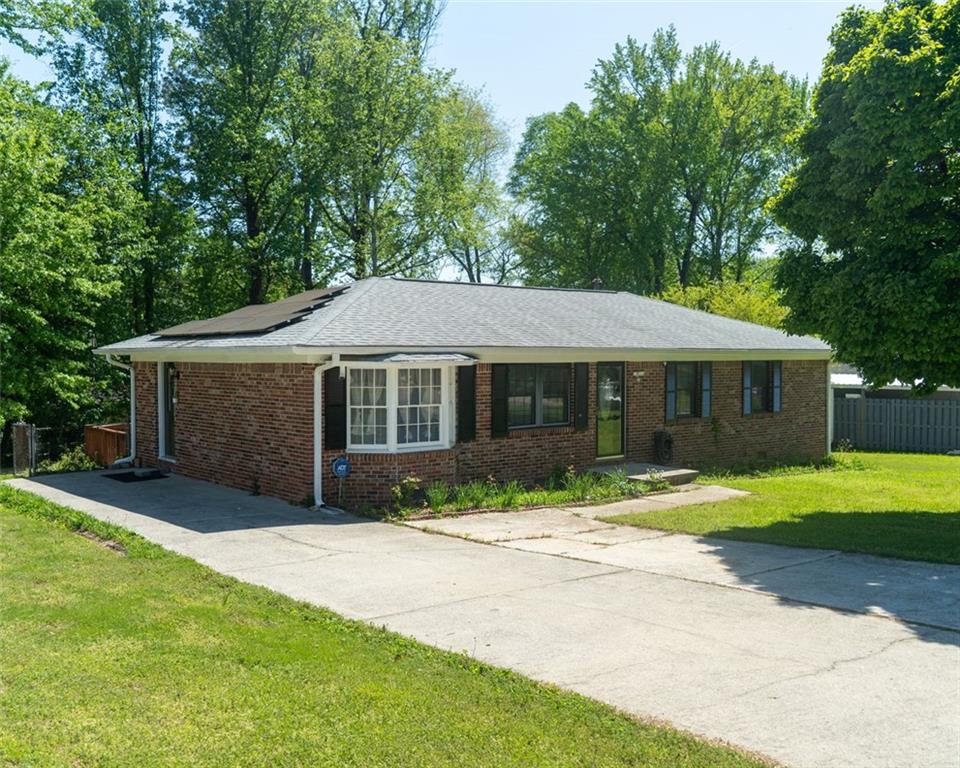 724 Camelot Way, Norcross, Georgia image 1