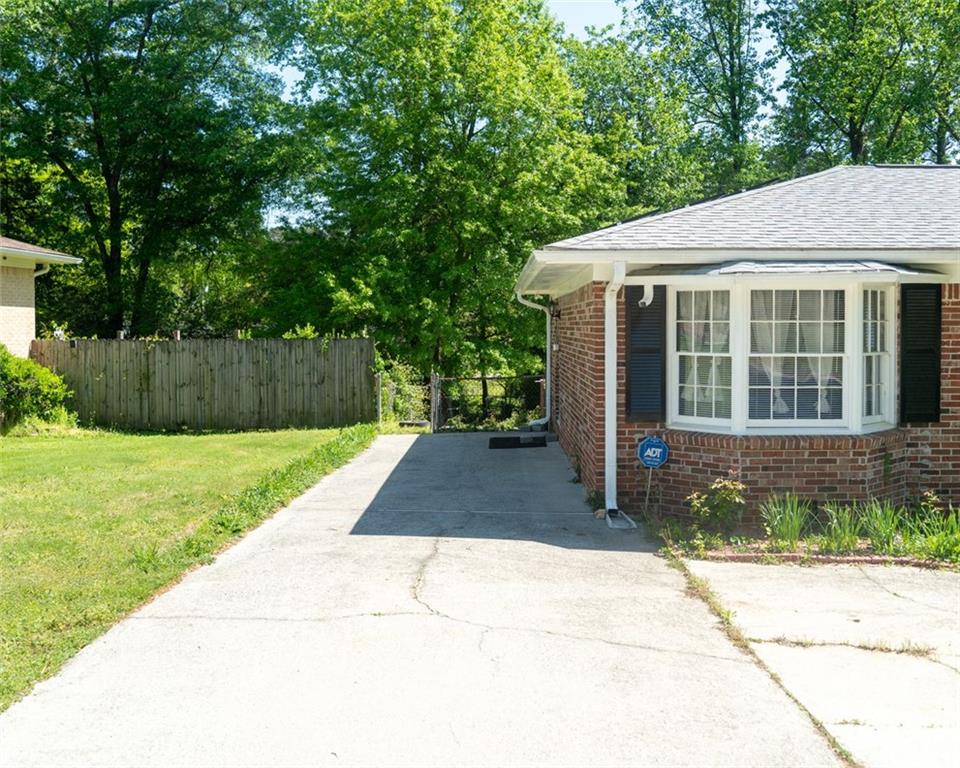 724 Camelot Way, Norcross, Georgia image 4