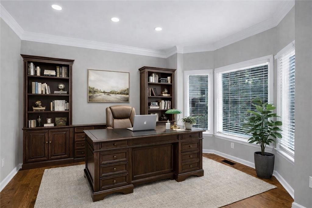 1364 Fallsbrook Way NW