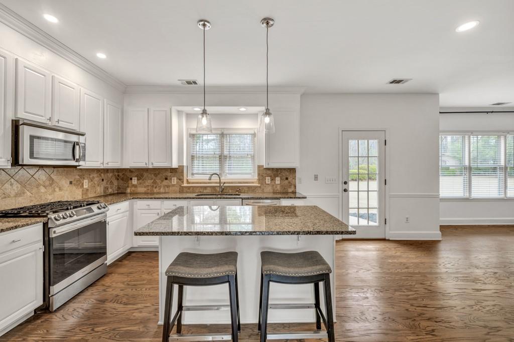 2555 Stonevalley Lane, Cumming, Georgia image 9