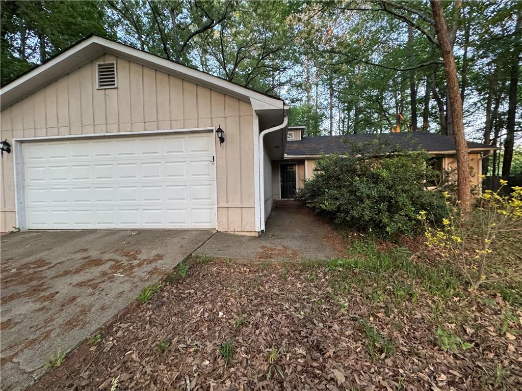 655 Raven Court, Jonesboro, Georgia image 1