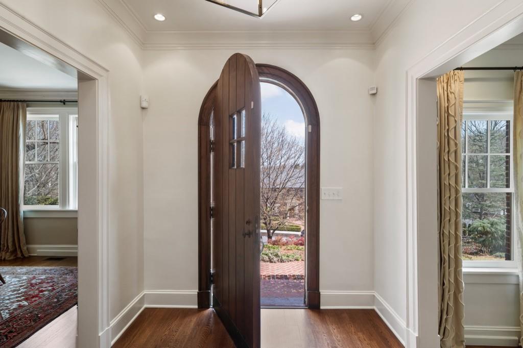 46 Montclair Drive NE