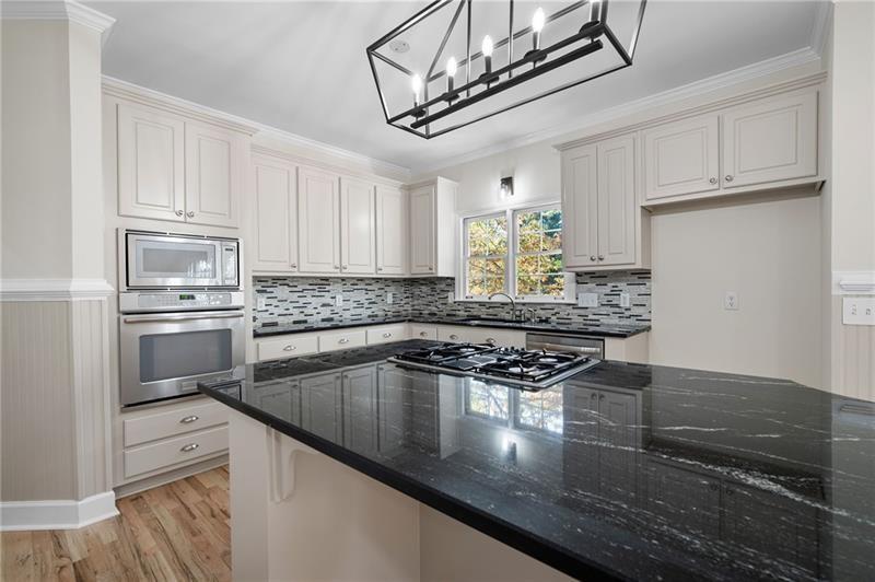 4711 Oakleigh Manor Drive, Powder Springs, Georgia image 11