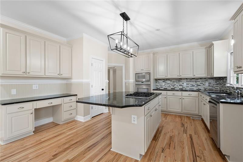 4711 Oakleigh Manor Drive, Powder Springs, Georgia image 12