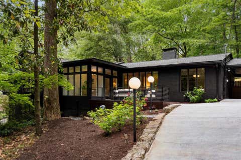 Homes For Sale - 922 Barton Woods Road<br/> Atlanta, GA 30307