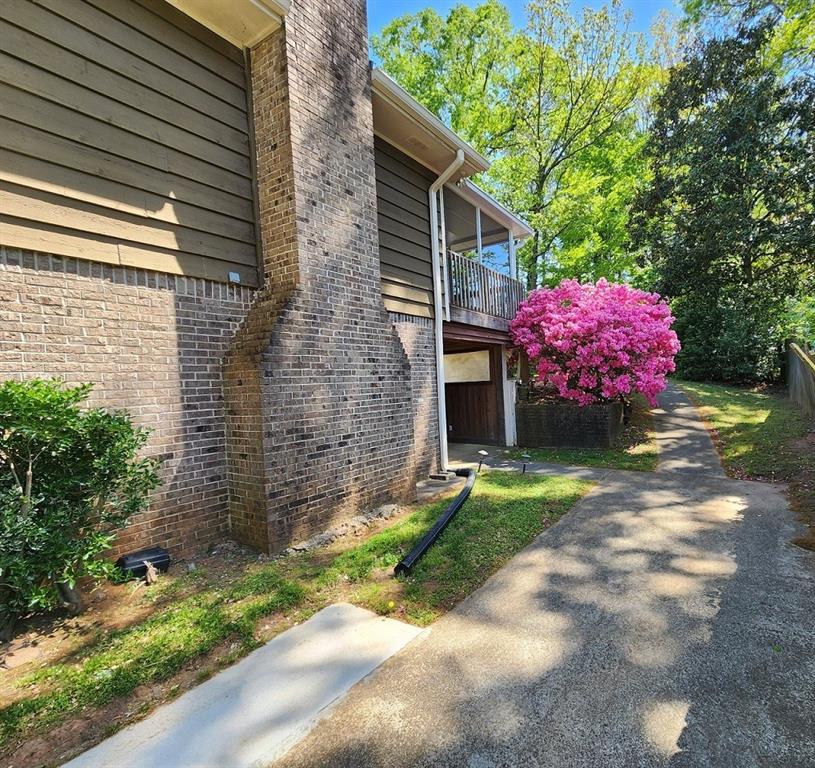 4457 Huntshire Drive