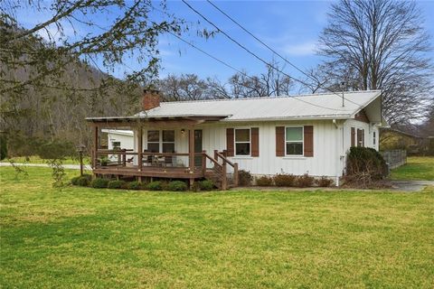 21 McIntosh Lane Rabun Gap GA 30568