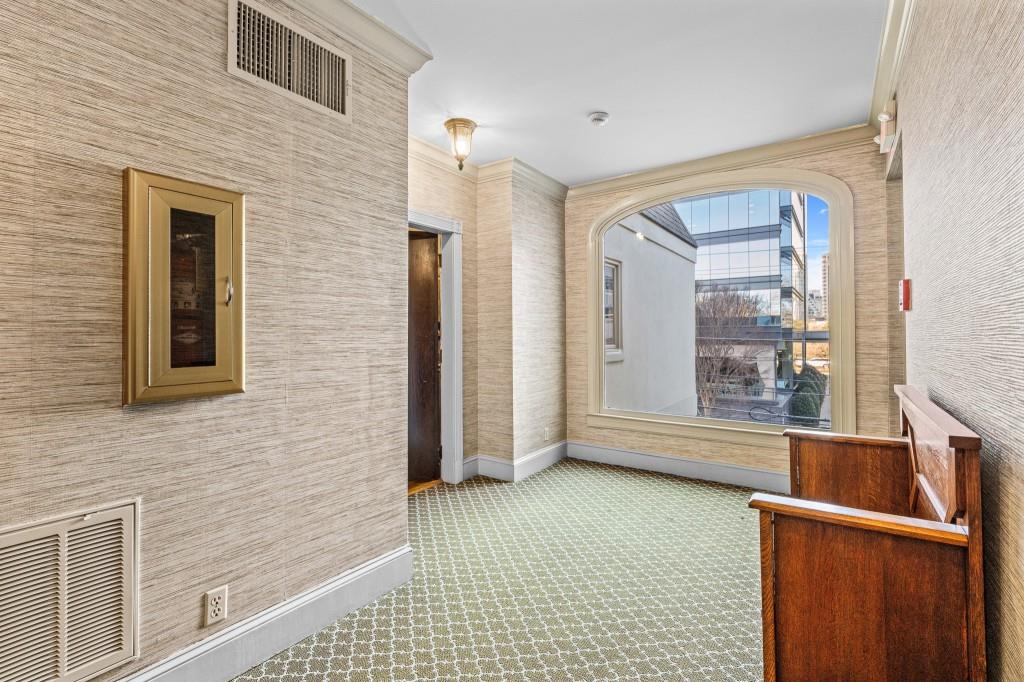 3638 Peachtree Road NE 406