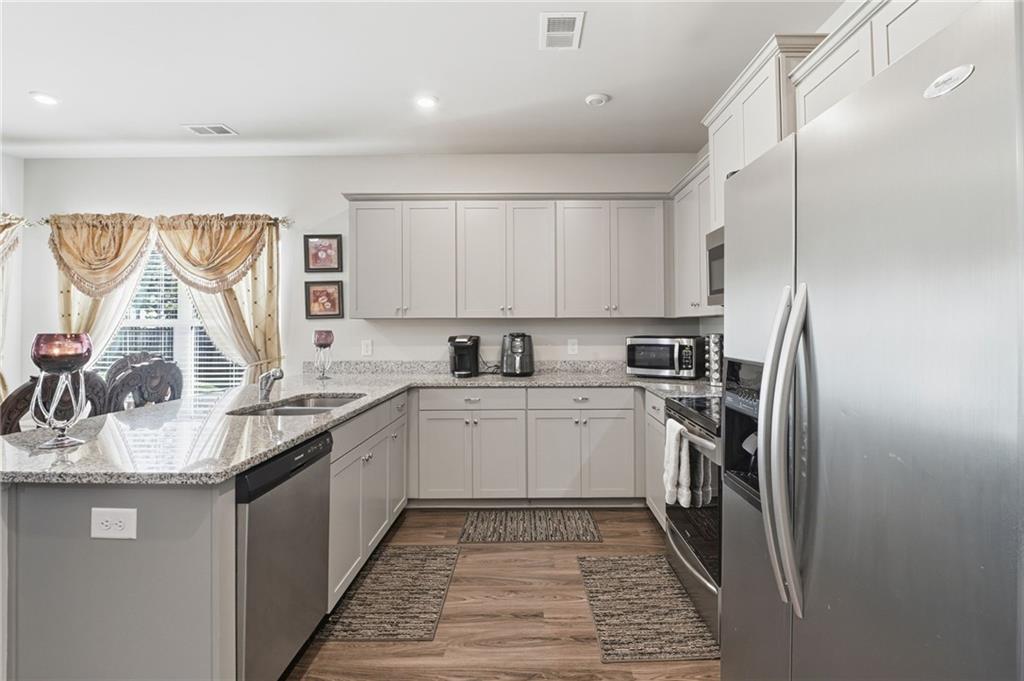 2 Macintosh Drive NE