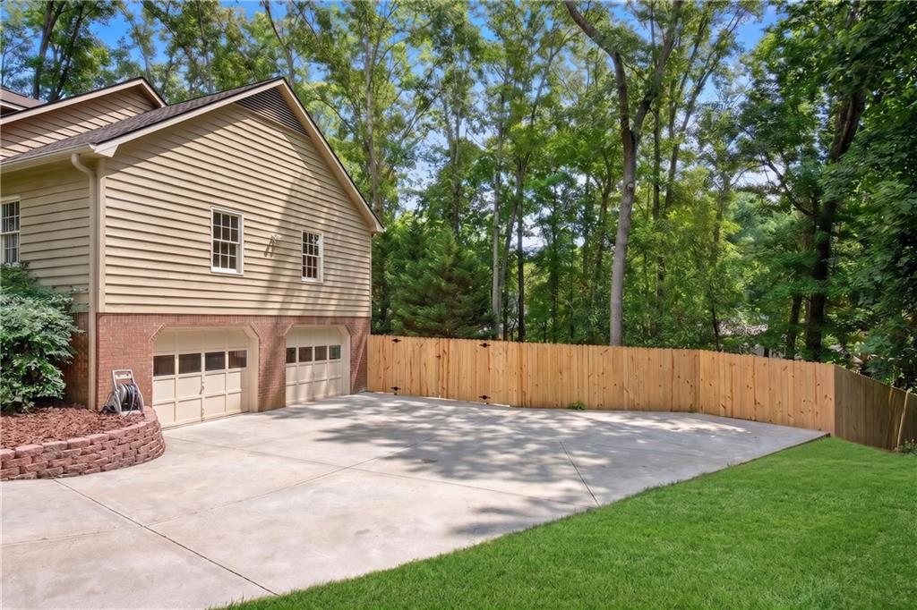 2719 Huckleberry Path
