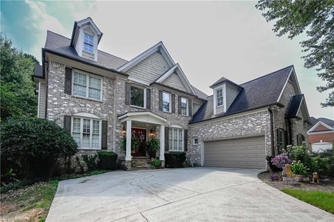 Homes For Sale - 958 Wood Duck Court<br/> Snellville, GA 30078