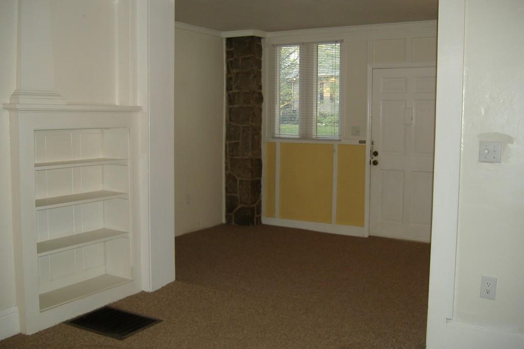 547 Elmwood Drive NE