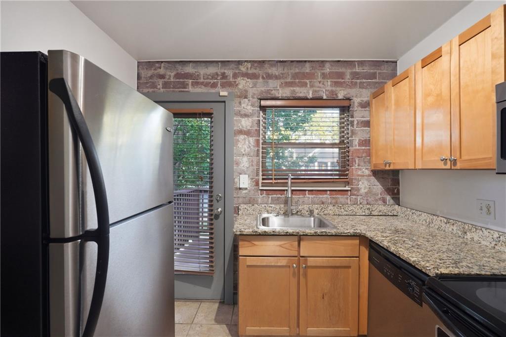 561 Formwalt Street SW 2