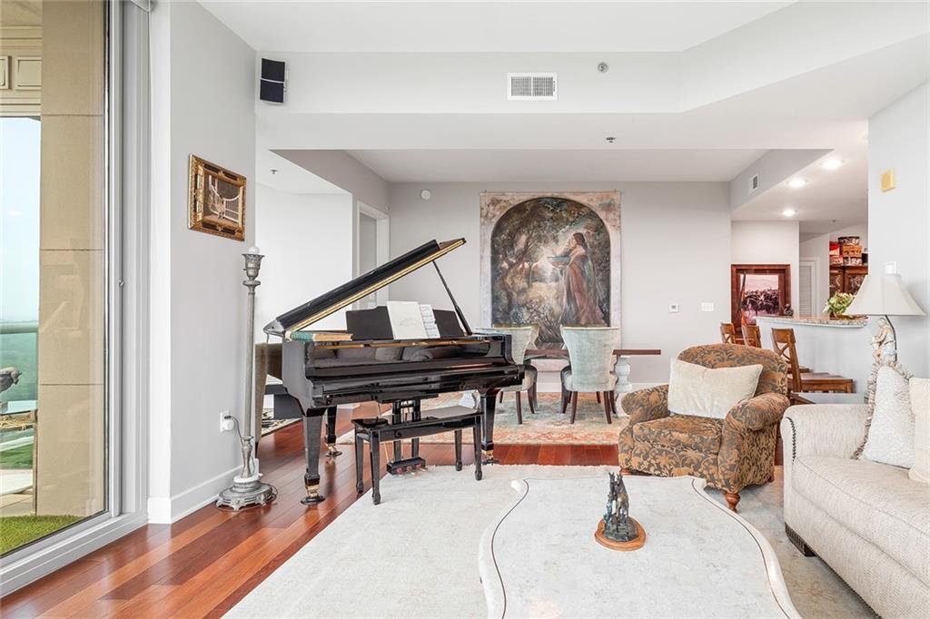 2795 Peachtree Road NE 2101