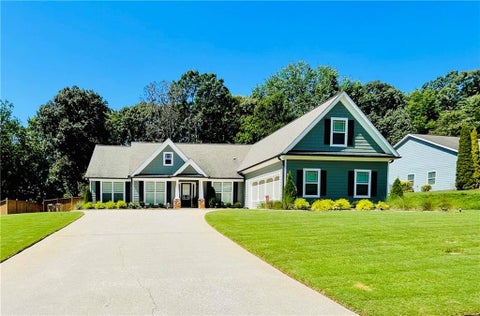 Homes For Sale - 5313 Shadow Walk Way<br/> Gainesville, GA 30507