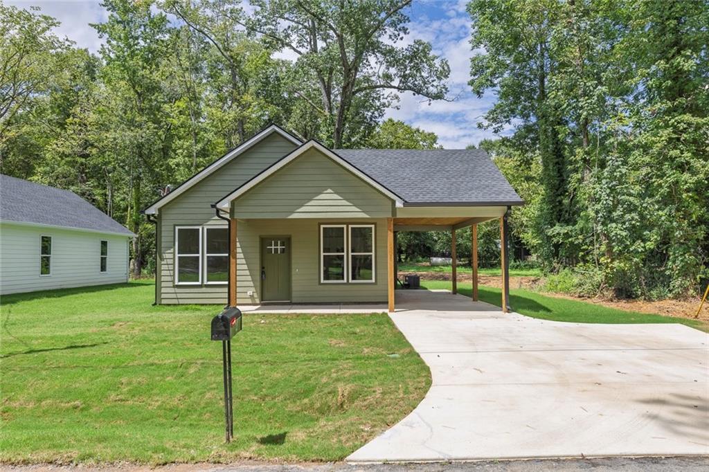 Be the very first to call this 3 bedroom, 2 bath home your own! Designed for today’s lifestyle, this home sits on a desirable corner lot and offers a bright open floor plan, covered carport, and a low-maintenance level yard.
The modern kitchen features stainless steel appliances and total electric utilities for efficiency, while the primary suite boasts a walk-in closet and a spa-like bath with double vanities.
With fresh finishes, a neutral color palette, and the peace of knowing everything is new, you’ll enjoy style and comfort from day one.
Located near Burnett Ferry and Alto Park, this home offers the perfect blend of convenience to schools, shopping, and dining—with the tranquility of a quiet neighborhood.