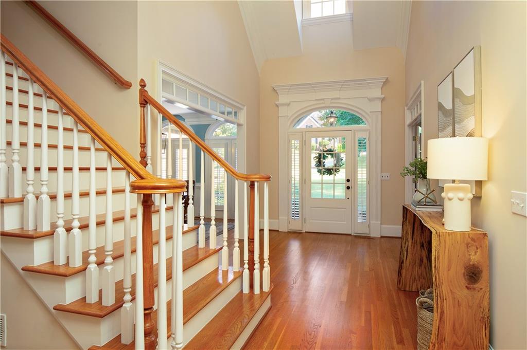 711 Hallbrook Court