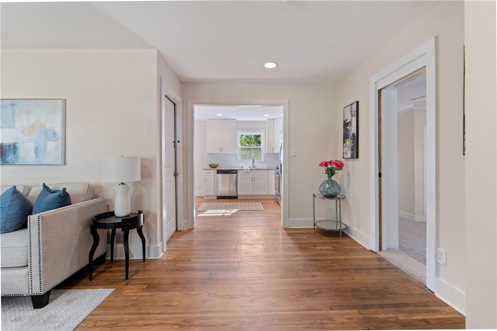 3278 Robin Road