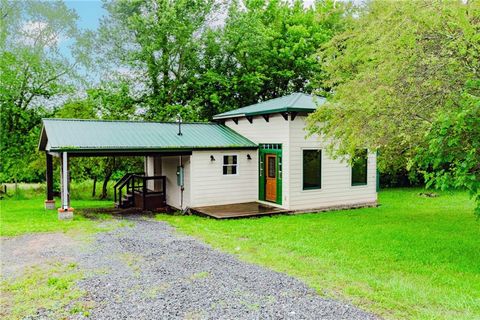 5198 Highway 52 E Ellijay GA 30536