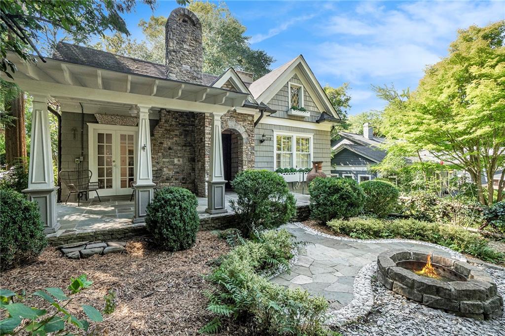 2378 Glenwood Drive NE