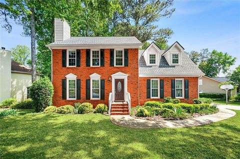 Homes For Sale - 825 Meadowsong Circle<br/> Lawrenceville, GA 30043