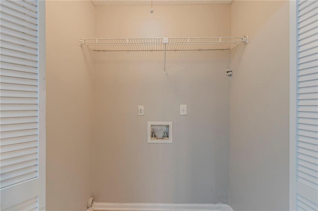 8350 Gledstone Way, Fairburn, Georgia image 11