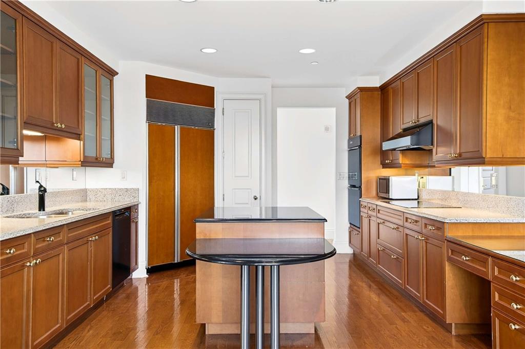 750 Park Avenue NE 18E