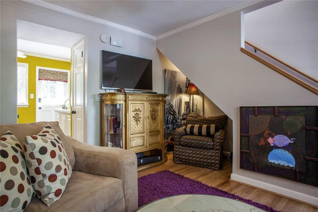 381 10th #3 Street NE