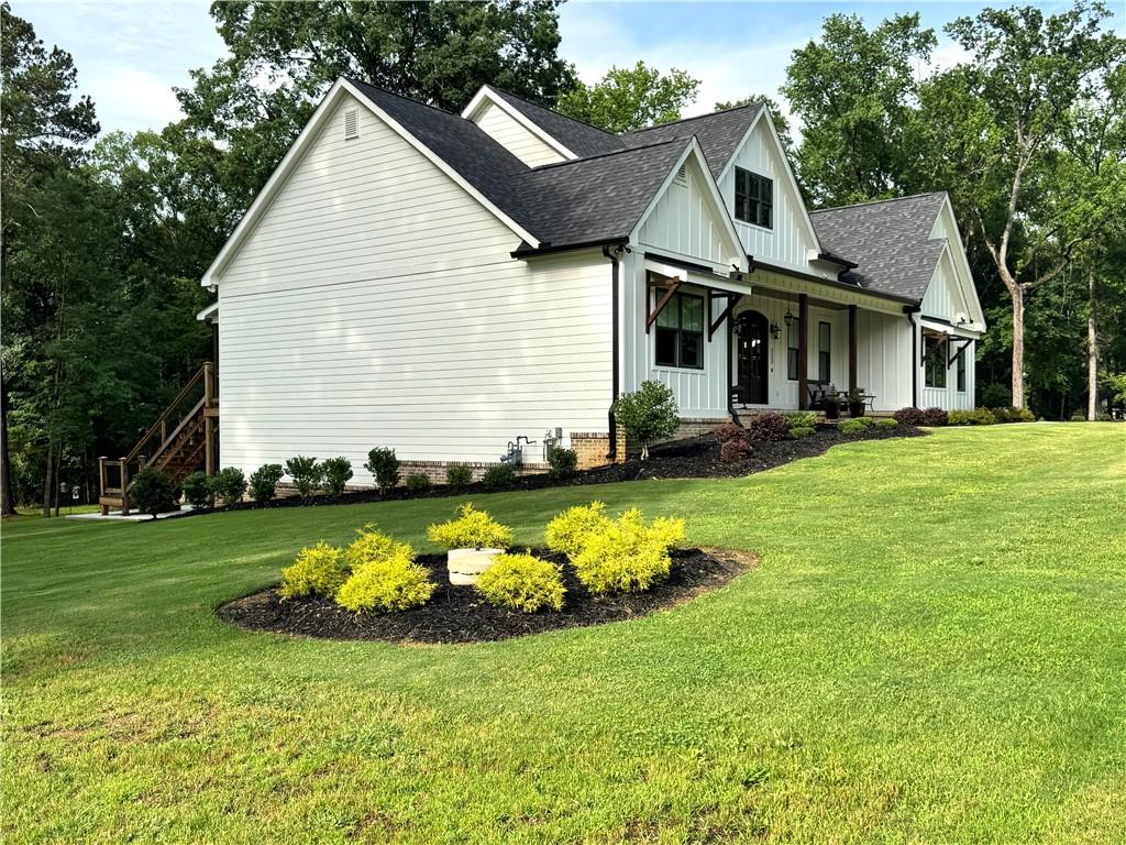112 Three Oaks Drive SE