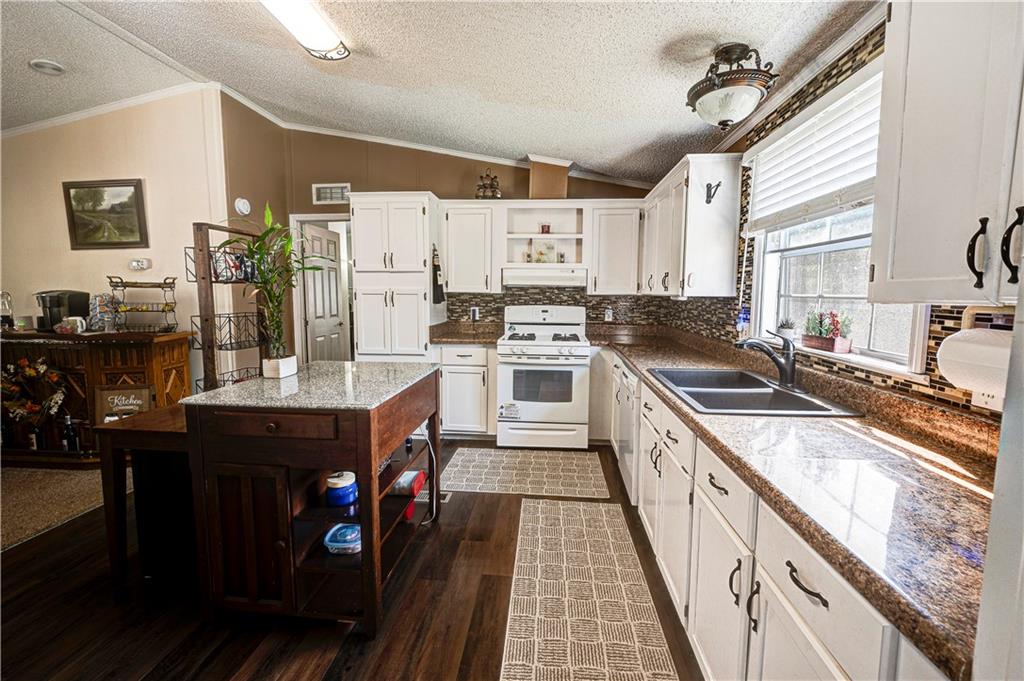 5734 Fairmount Highway SE