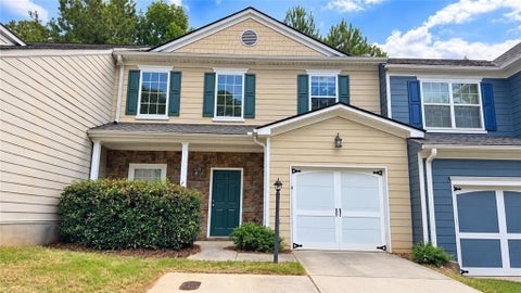 Townhouse For Sale - 6276 Colonial View<br/> Fairburn, GA 30213