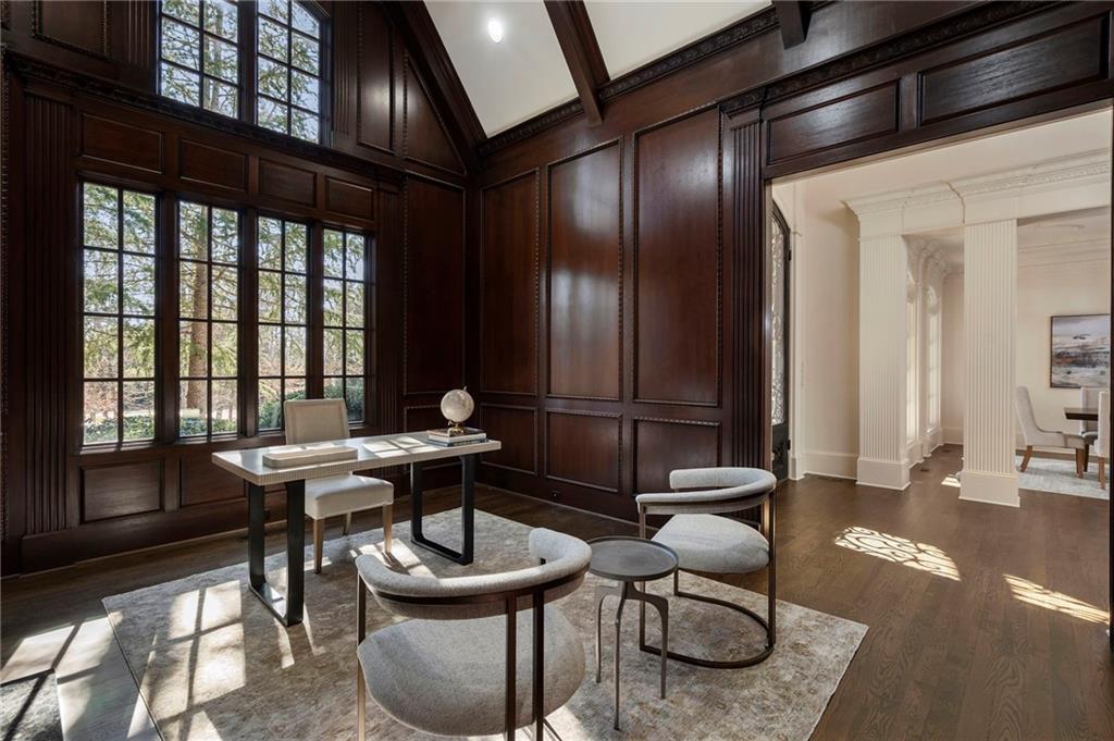 989 Middle Fork Trail