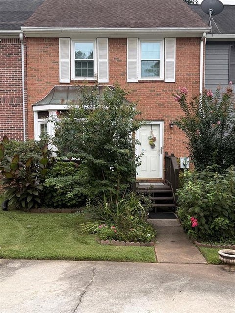 Townhouse For Sale - 148 Springstead Court<br/> Marietta, GA 30060