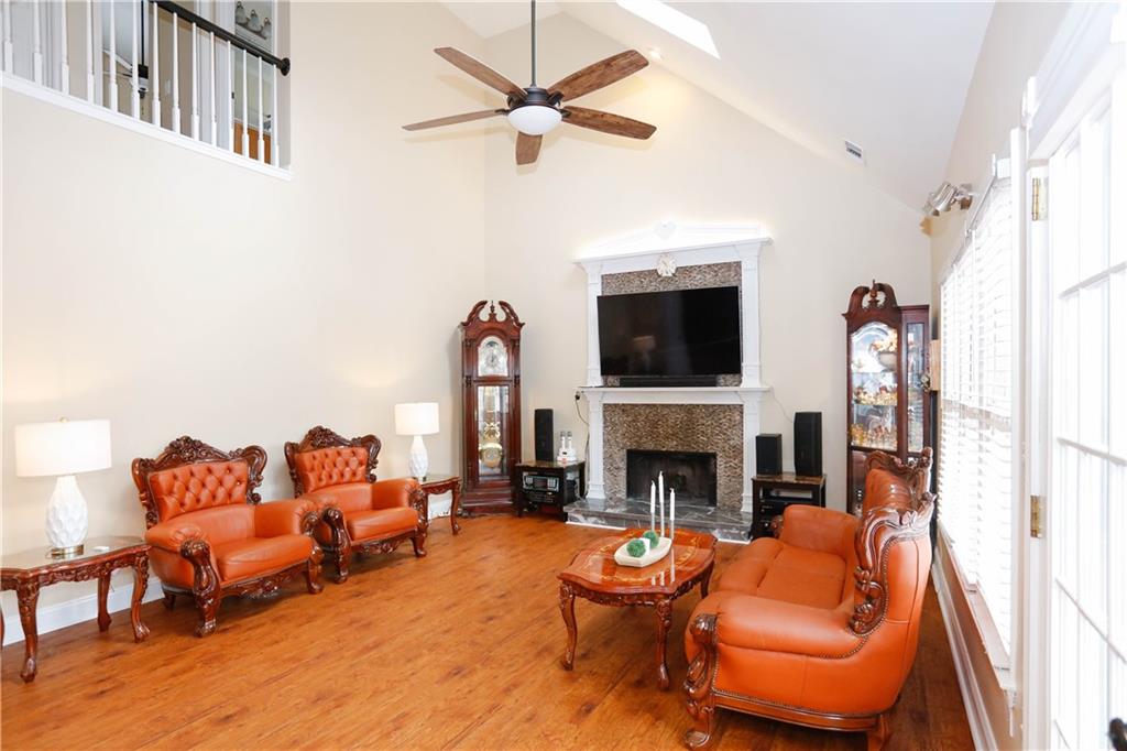 4000 Longlake Drive