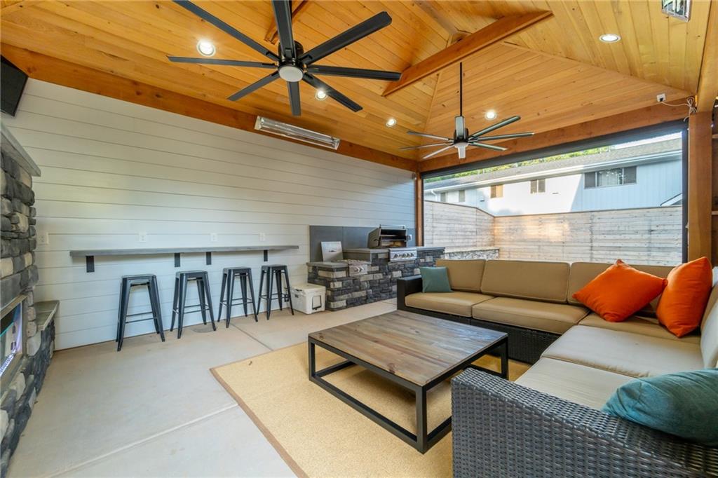 781 Greenwood Avenue NE