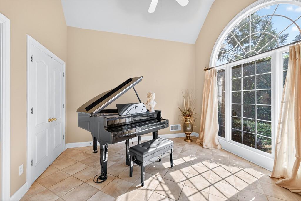 994 Fairview Club Circle