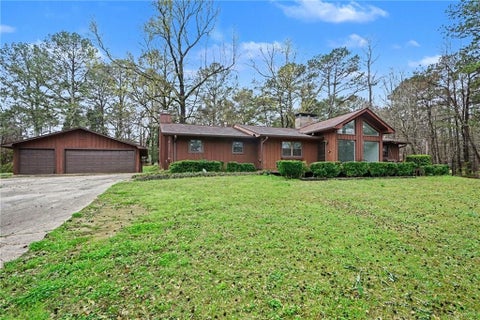 Homes For Sale - 10 Gentry Drive<br/> Mcdonough, GA 30252