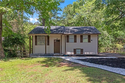 Homes For Sale - 2496 Shiloh Drive<br/> Decatur, GA 30034