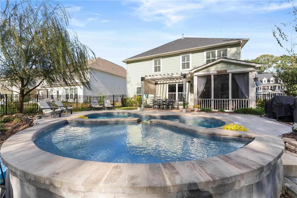 Reunion - Residential
