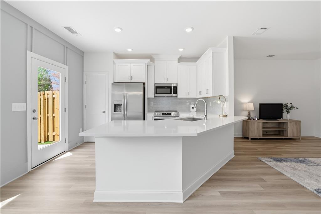 318 Heron Street 13