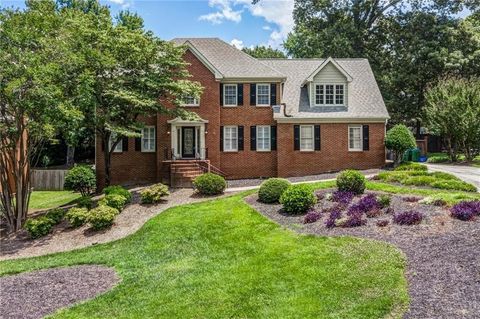 Homes For Sale - 1885 Vintage Drive<br/> Snellville, GA 30078