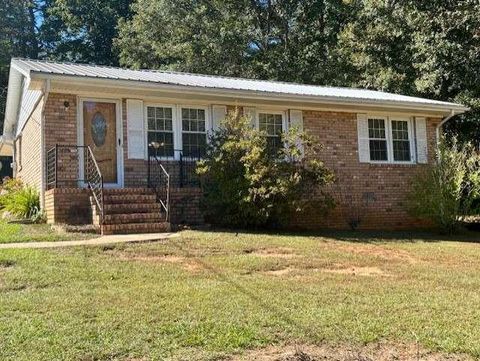 38 Paula Street Commerce GA 30529