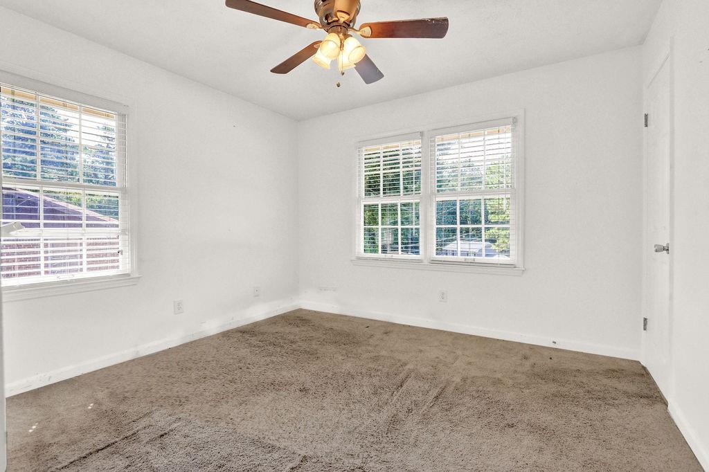 2122 Colonial Oak Way