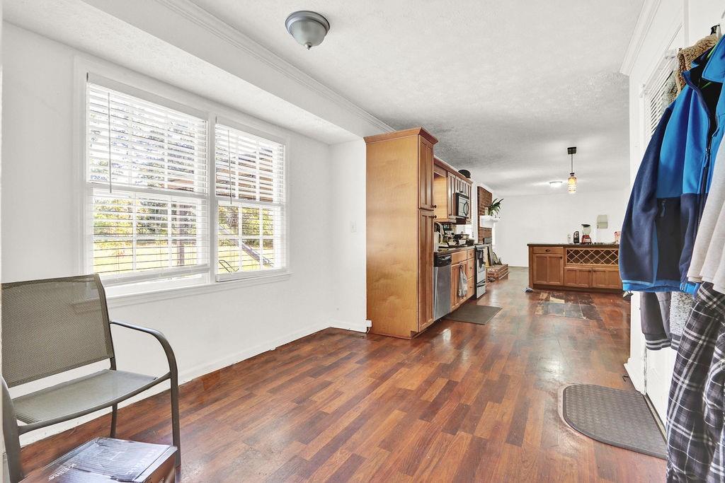 2122 Colonial Oak Way