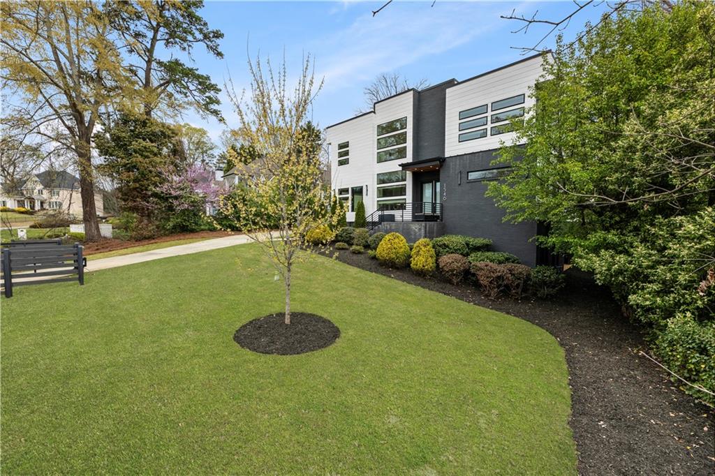 1546 Windsor Parkway NE